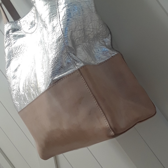 BRAVE LEATHER TOTE - Picture 4 of 8